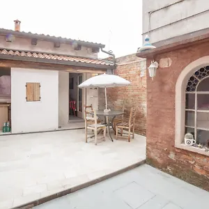 Ca' De La Gondola, Murano , Venice Italy